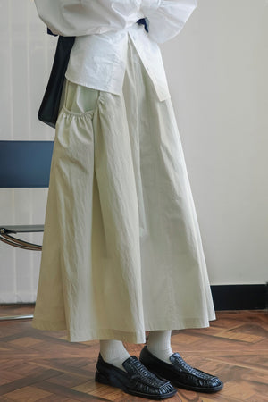 Crinkled Skirt w/ Large Pockets
