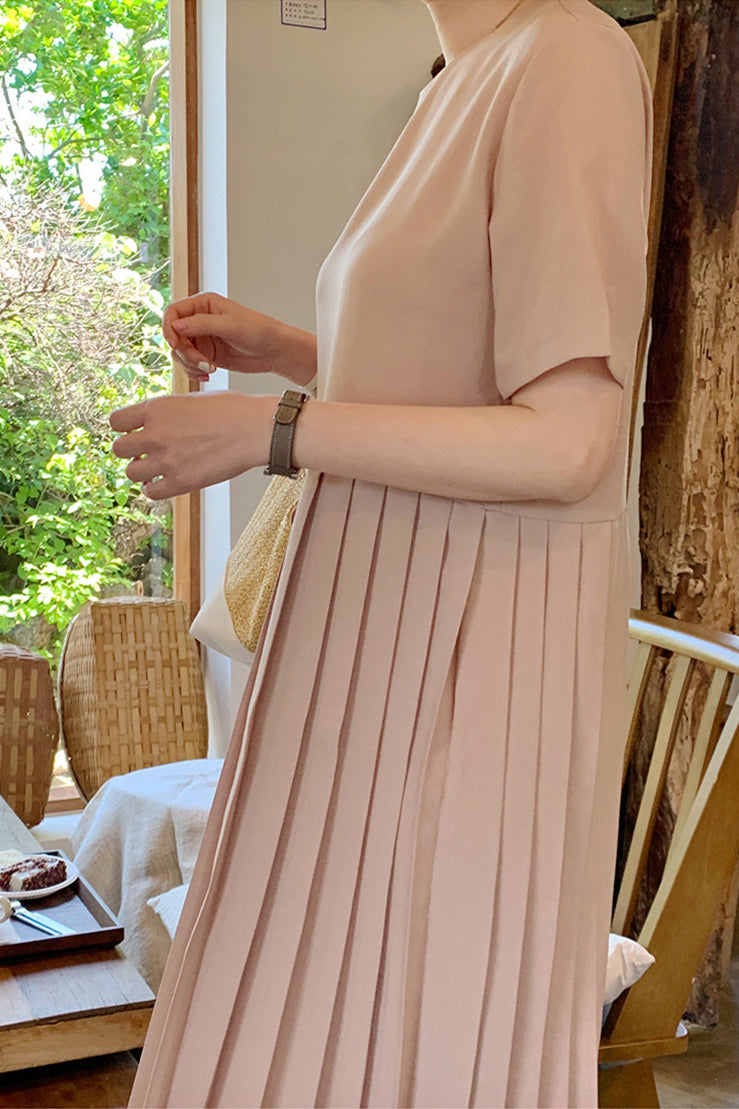 Short-sleeved Pleated Dress