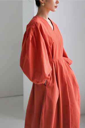 Minimalist V-neck Volume-sleeve Dress